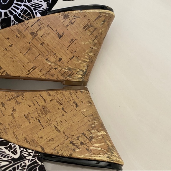 Unisa W9 Wedge Sandal Black White Peep Toe - Picture 4 of 6